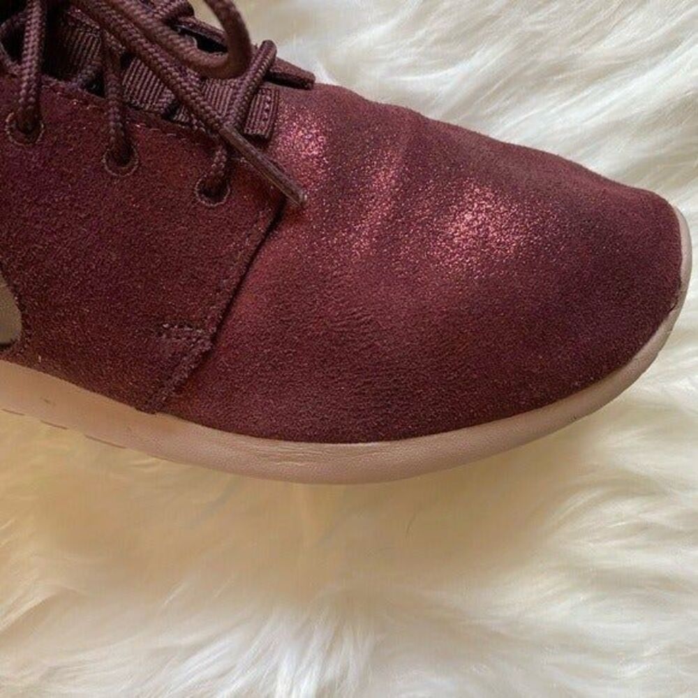 Nike Roshe One Sneakers Shoes Metallic Mahogany Size 6.5 - Picture 3 of 8